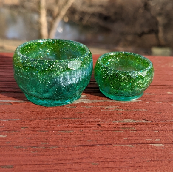 Tiny Resin Bowls Set Cute Adorable Gift Handmade Resin Art Tiny Saucer Plate - Picture 6 of 8